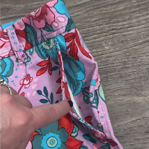 Talbots Relaxed Chino Floral Women's Shorts Size 12 - Picture 5 of 6